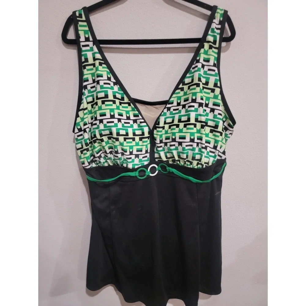 Inches Off Plus Size 30W Green and Black O Pattern Swim Dress One Piece Swim‎